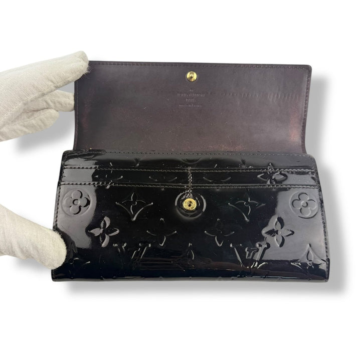 Louis Vuitton Amarante Monogram Vernis Sarah Wallet - Lux Central