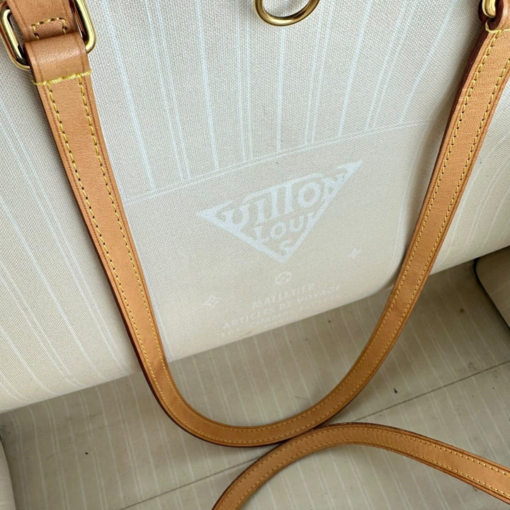 Louis Vuitton Blue Gradient Pastel Monogram OnTheGo Pool GM Tote Handbag - Lux Central