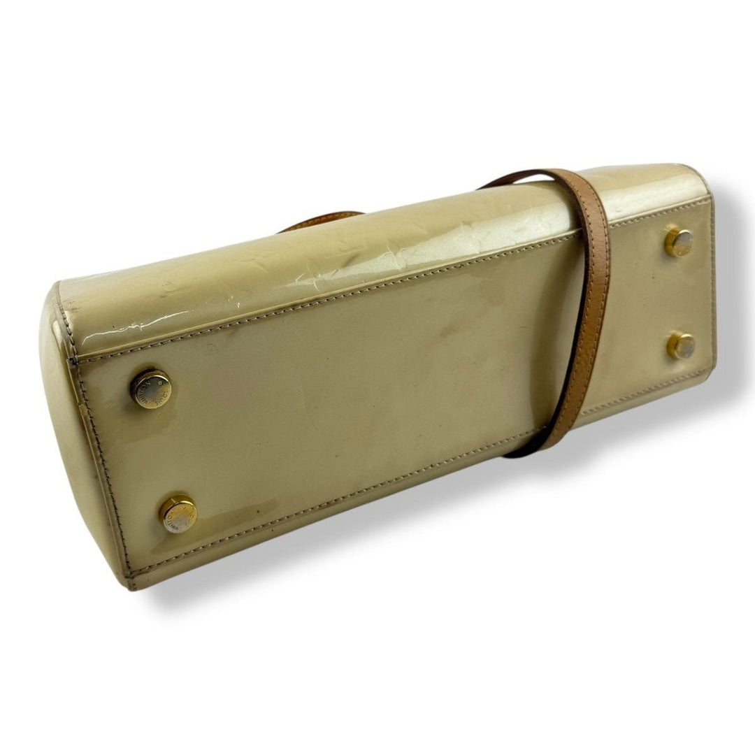 Louis Vuitton Brea Beige Vernis Leather MM Handbag - Lux Central