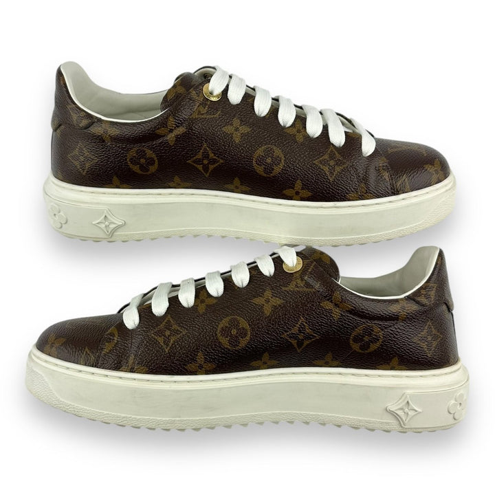 Louis Vuitton Brown Monogram Time Out UK 7 / EU 40 - Lux Central