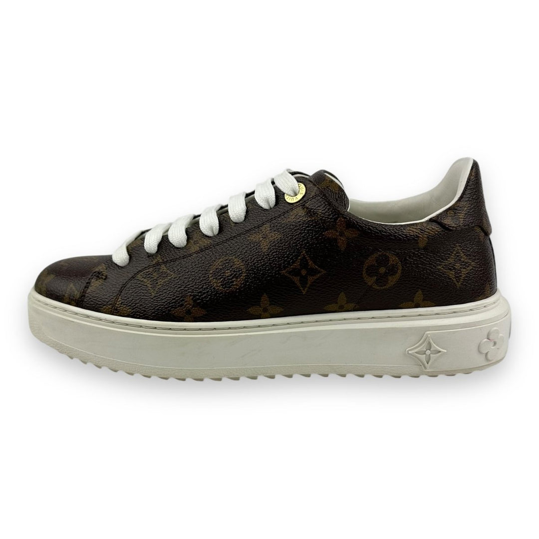 Louis Vuitton Brown Monogram Time Out UK 7 / EU 40 - Lux Central