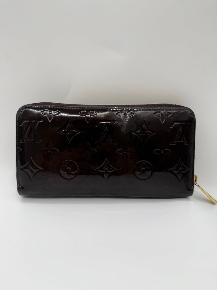 Louis Vuitton Burgundy Monogram Vernis Amarante Leather Zippy Purse - Lux Central