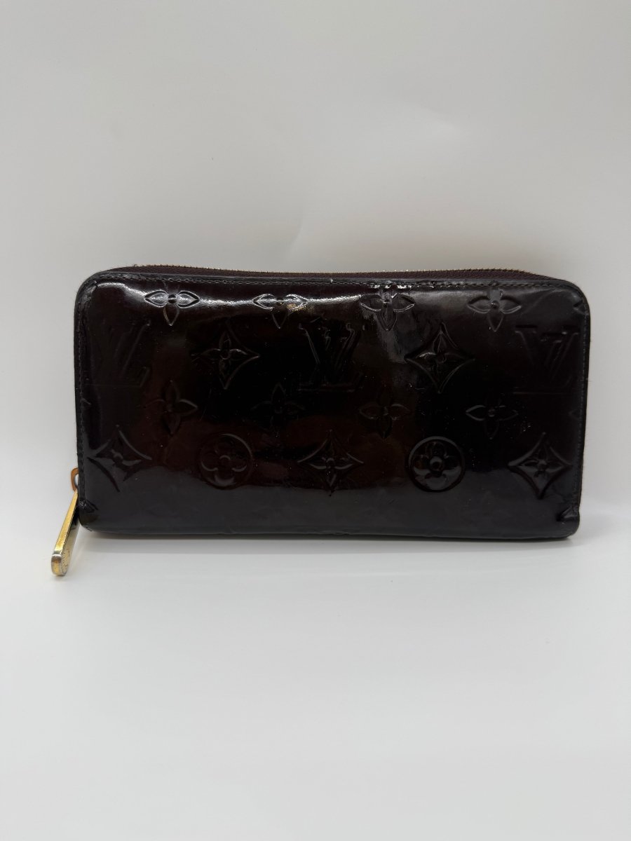 Louis Vuitton Burgundy Monogram Vernis Amarante Leather Zippy Purse - Lux Central