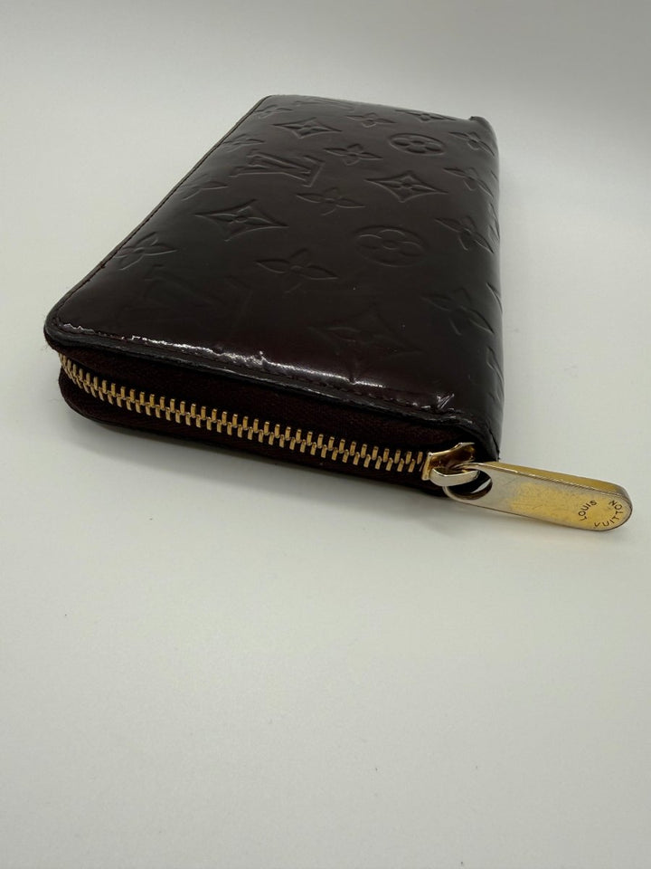 Louis Vuitton Burgundy Monogram Vernis Amarante Leather Zippy Purse - Lux Central