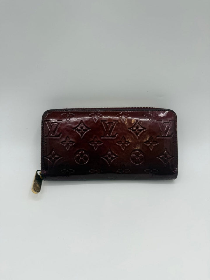 Louis Vuitton Burgundy Monogram Vernis Burgundy Leather Zippy Purse - Lux Central