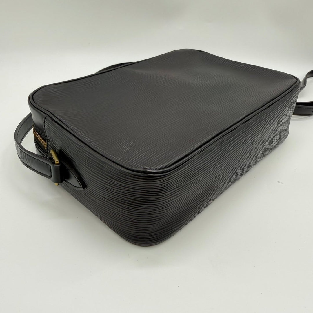 Louis Vuitton Epi Black Black Leather Trocadero 27 Crossbody Bag - Lux Central