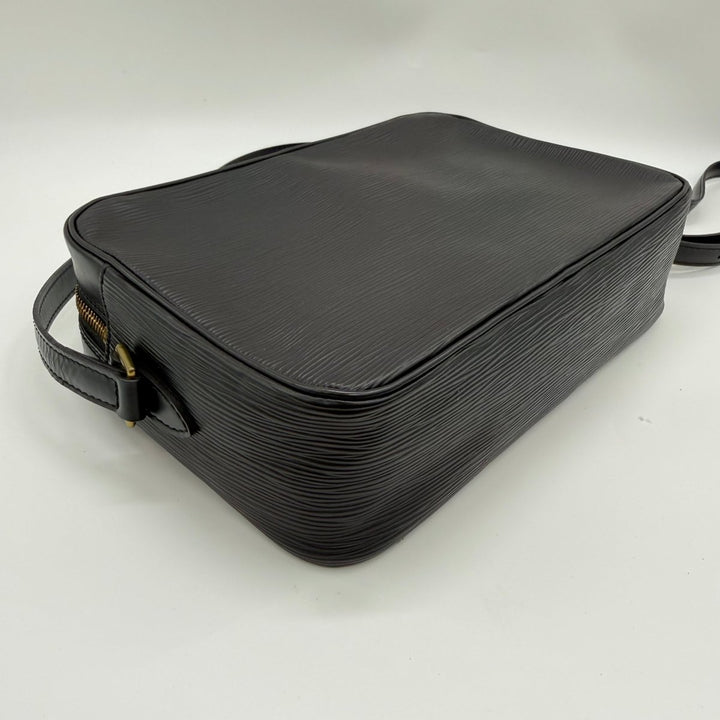 Louis Vuitton Epi Black Black Leather Trocadero 27 Crossbody Bag - Lux Central
