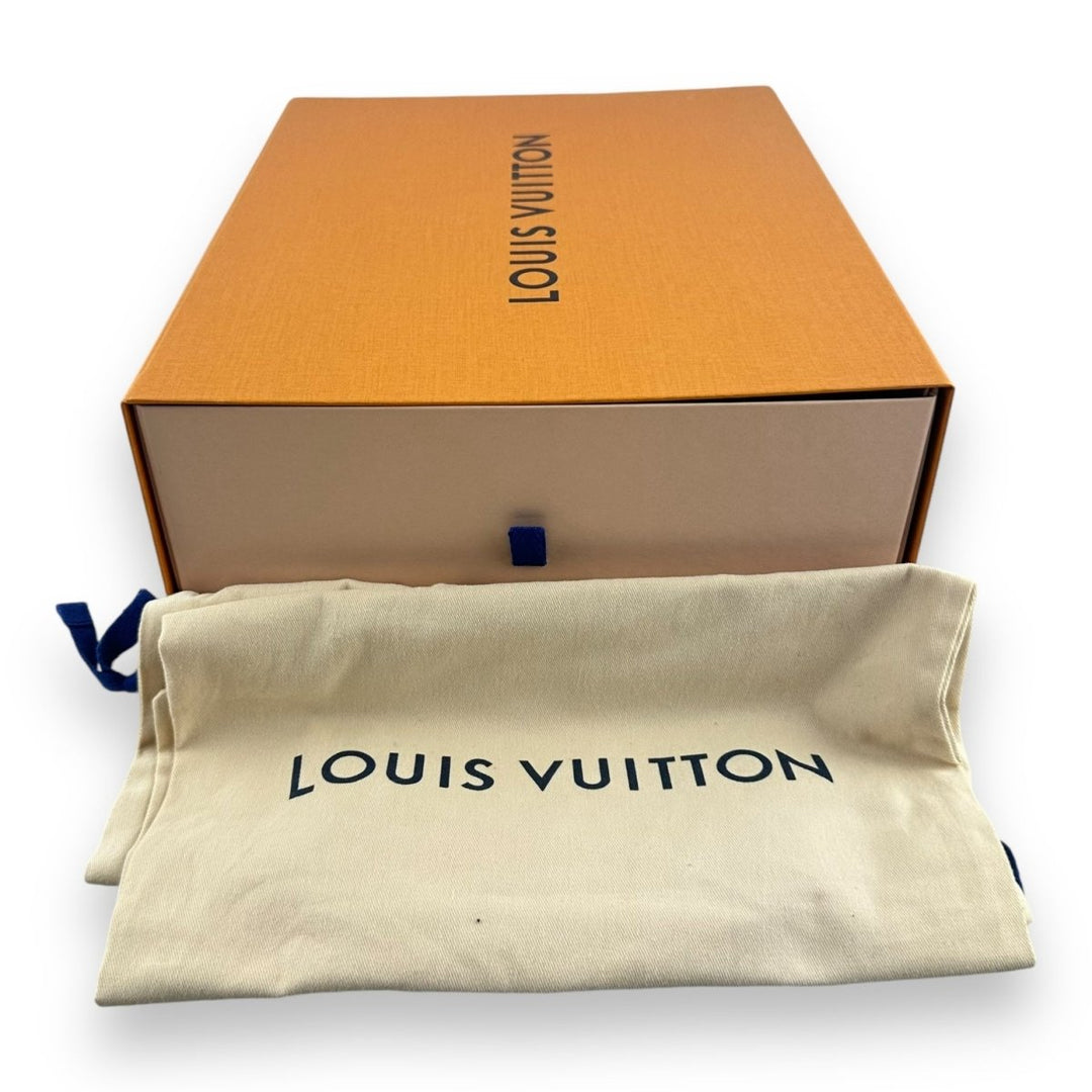 Louis Vuitton LV #54 Grey/White UK 6 / EU 40 - Lux Central