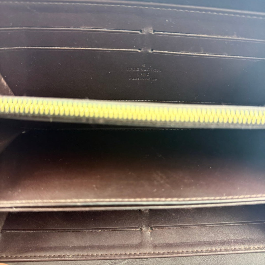 Louis Vuitton Monogram Vernis Amarante Zippy Purse - Lux Central