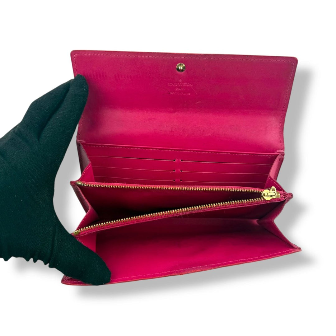 Louis Vuitton Pink Vernis Monogram Sarah Femme Wallet - Lux Central