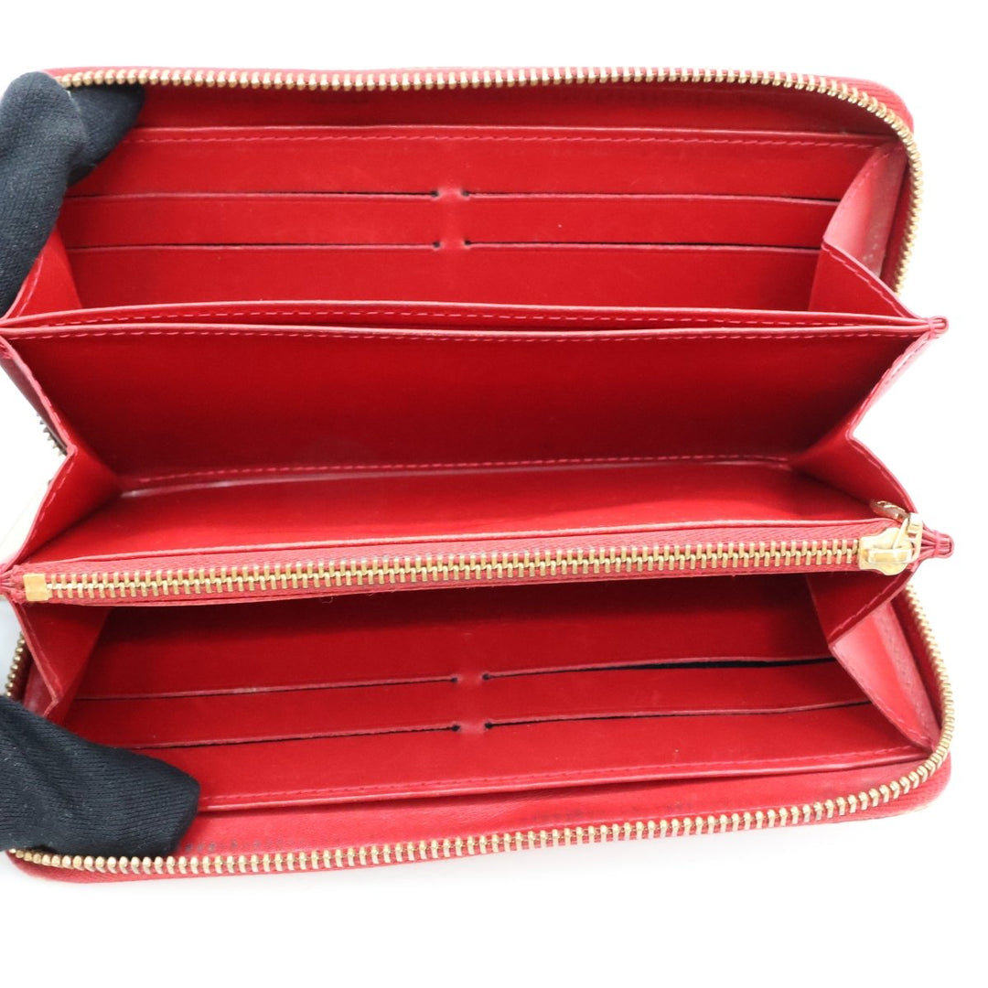 Louis Vuitton Red Patent Leather Zippy Purse - Lux Central