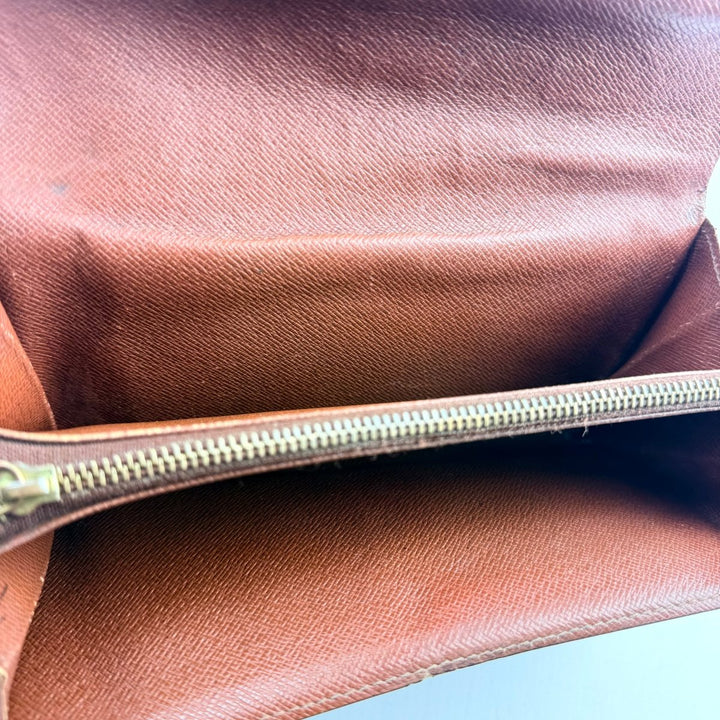 Louis Vuitton Sarah Brown Monogram Femme Wallet - Lux Central