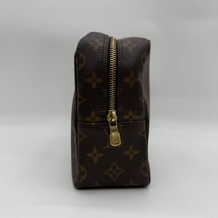 Louis Vuitton True Trousse 28 Brown Monogram Toiletry Pouch - Lux Central