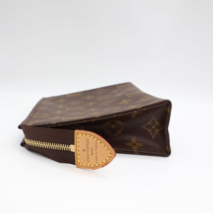 Louis Vuitton Vintage Brown Monogram Toiletry Pouch 19 Bag - Lux Central