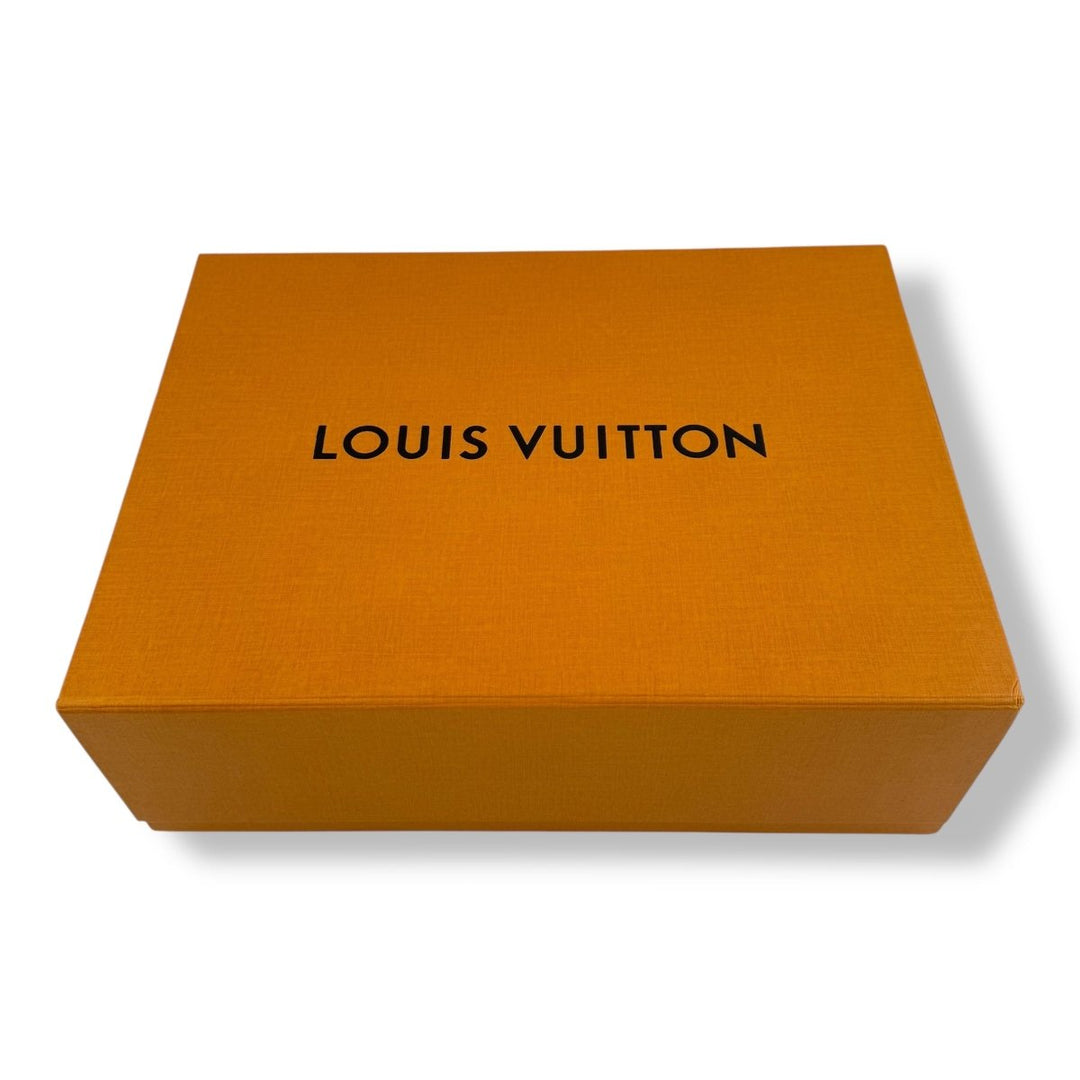 Louis Vuitton White Monogram Time Out LV UK 7 / EU 40 - Lux Central