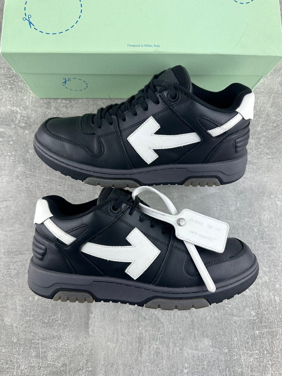 Off-White Out Of Office Black/White UK 8 / EU 42 - Lux Central